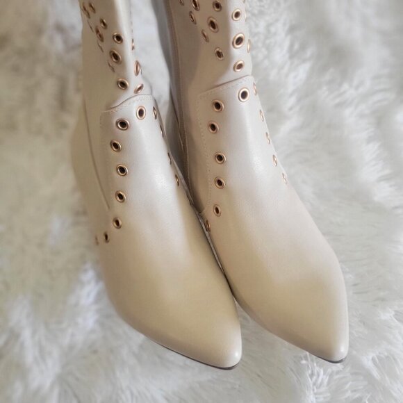 Comfort Est. 1946 Beige Grommet Tall Block Heel Pointed -US 8M - Picture 9 of 11